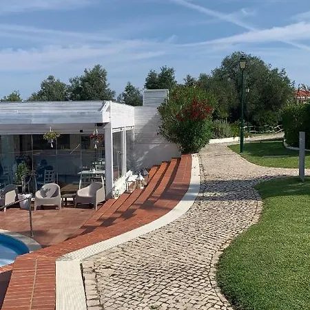 Avec Jardin Prive Dans Hoteliere De Gamme * 维拉摩拉