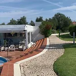 Avec Jardin Prive Dans Hoteliere De Gamme * Βιλαμούρα