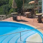 Avec Jardin Prive Dans Hoteliere De Gamme Βιλαμούρα