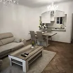 Διαμέρισμα Avec Jardin Prive Dans Hoteliere De Gamme *