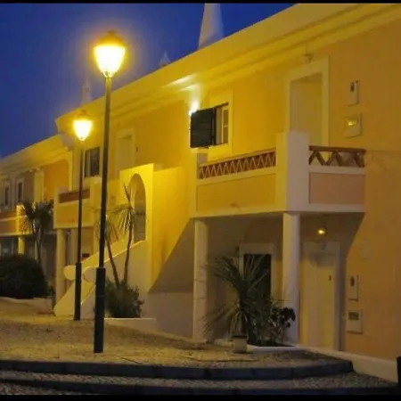 Avec Jardin Prive Dans Hoteliere De Gamme Διαμέρισμα