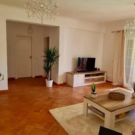 Avec Jardin Privé Dans Résidence Hôtelière De Gamme Vilamoura