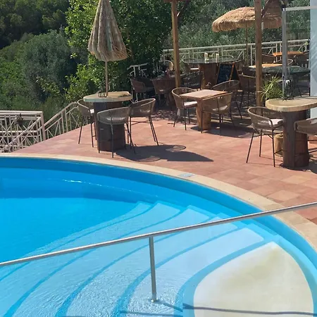 Avec Jardin Prive Dans Hoteliere De Gamme Виламура