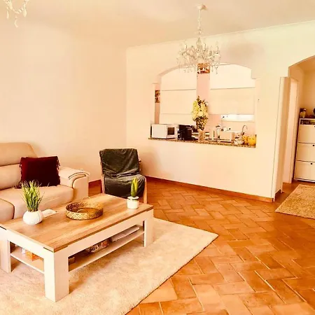 Апартаменты Avec Jardin Prive Dans Hoteliere De Gamme