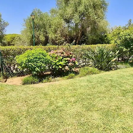 Avec Jardin Prive Dans Hoteliere De Gamme Апартаменты *