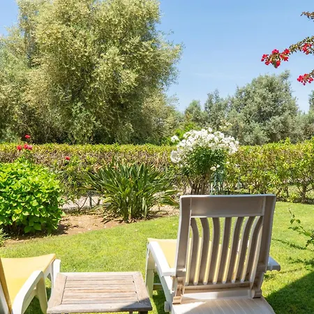 Avec Jardin Prive Dans Hoteliere De Gamme Виламура