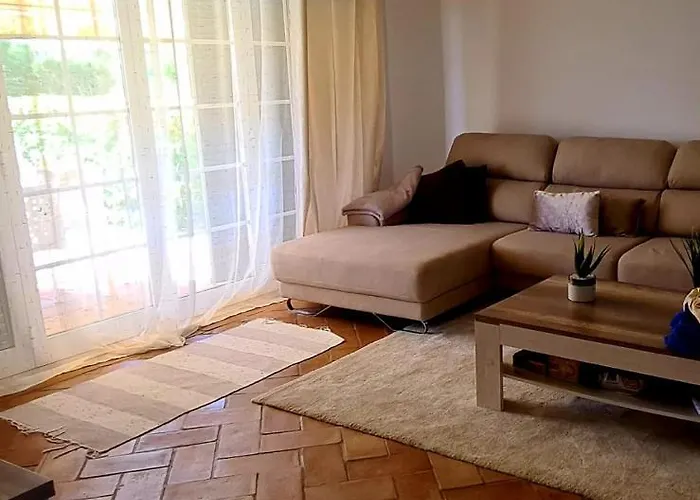 Avec Jardin Prive Dans Hoteliere De Gamme Appartement *