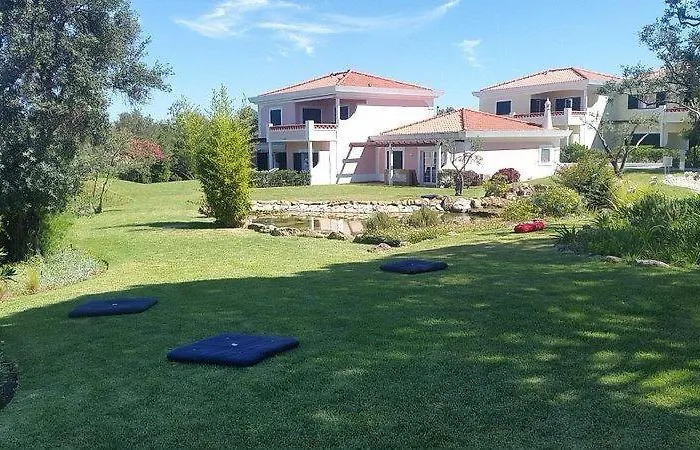 Avec Jardin Prive Dans Hoteliere De Gamme Appartement Vilamoura