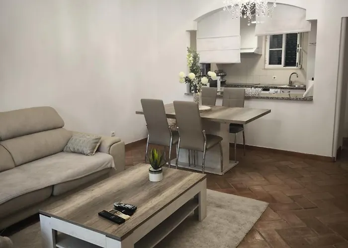 Appartement Avec Jardin Prive Dans Hoteliere De Gamme *